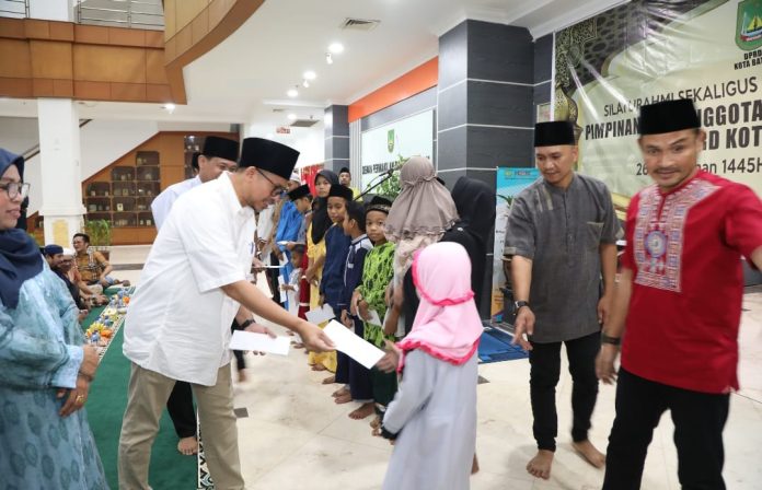 Buka Puasa Bersama, DPRD Batam Santuni Puluhan Anak Yatim dan Kaum Dhuafa