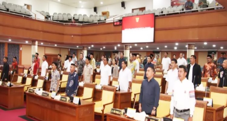 Gelar Paripurna Perdana, DPRD Kota Batam Sepakati 8 Fraksi