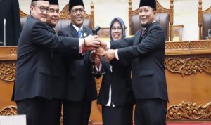 Kamal, Aweng, dan Hendra Resmi Jadi Pimpinan DPRD Kota Batam